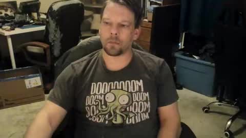 Snapshot of vandonh chatting on 11/10/25, 05:39 vandonh online show from 11/10/25, 05:39