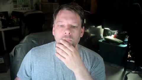 Snapshot of vandonh chatting on 11/13/25, 09:58 vandonh online show from 11/13/25, 09:58