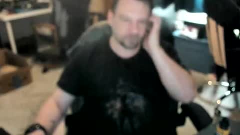 Snapshot of vandonh chatting on 11/21/25, 08:07 vandonh online show from 11/21/25, 08:07