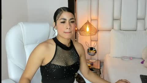 Snapshot of vaneaguirre chatting on 05/05/26, 12:35 vaneaguirre online show from 05/05/26, 12:35