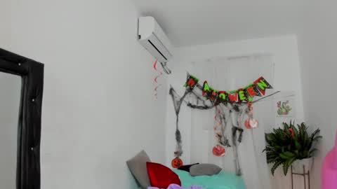 Snapshot of vanelope_smith chatting on 11/09/25, 04:00 vanelope_smith online show from 11/09/25, 04:00