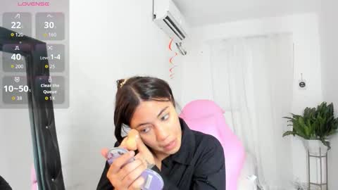 Snapshot of vanelope_smith chatting on 11/21/25, 01:48 vanelope_smith online show from 11/21/25, 01:48