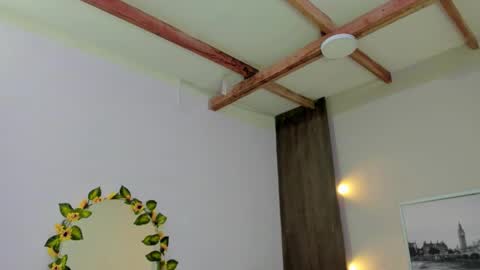 Snapshot of vanesa_castillo chatting on 11/07/25, 09:37 vanessa online show from 11/07/25, 09:37