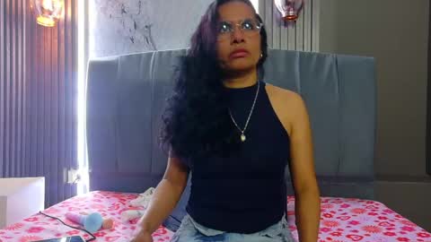 Vanessa online show from 05/17/26, 01:03