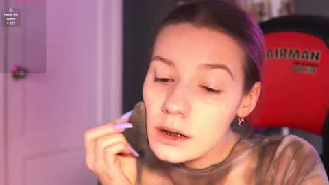 Snapshot of vanessa__lui chatting on 03/03/26, 10:54 Vanessa online show from 03/03/26, 10:54