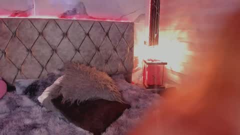 Vane  online show from 02/25/25, 07:42