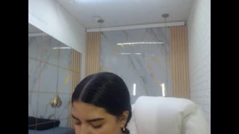 vanessa online show from 04/16/26, 07:03