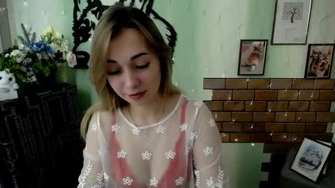 Snapshot of vanessa_joy_ chatting on 01/15/25, 11:53 Vanessa online show from 01/15/25, 11:53