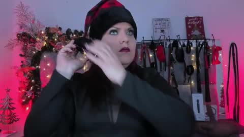 Vanessa online show from 12/22/25, 12:24