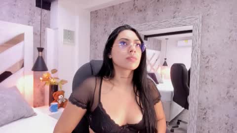 Vanessa  online show from 02/01/26, 07:34
