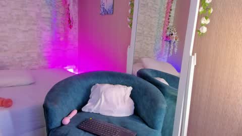 Vanessa online show from 05/27/26, 08:06