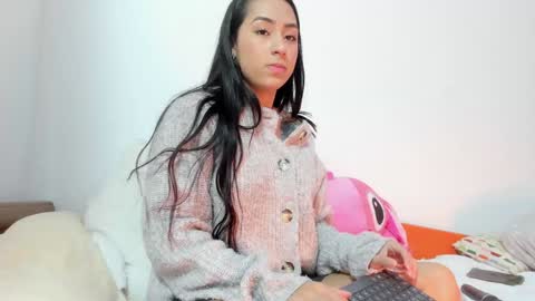 Snapshot of vanessaadol chatting on 12/05/24, 02:33 vanessaadol online show from 12/05/24, 02:33