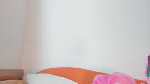 Snapshot of vanessaadol chatting on 12/18/24, 09:58 vanessaadol online show from 12/18/24, 09:58