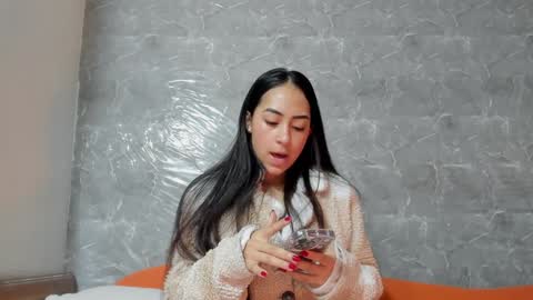 Snapshot of vanessaadol chatting on 01/28/25, 10:34 vanessaadol online show from 01/28/25, 10:34