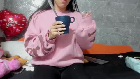 Snapshot of vanessaadol chatting on 02/20/25, 10:27 vanessaadol online show from 02/20/25, 10:27