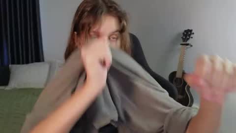 vanessa online show from 09/15/25, 12:43