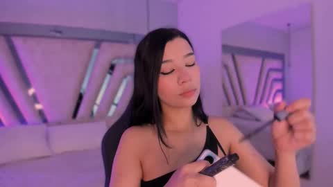 Snapshot of vanessaduval chatting on 10/27/25, 03:54 vanessaduval online show from 10/27/25, 03:54