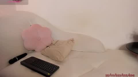 V online show from 09/15/25, 01:55