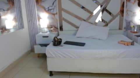 Vanessa Hard online show from 10/04/25, 07:34