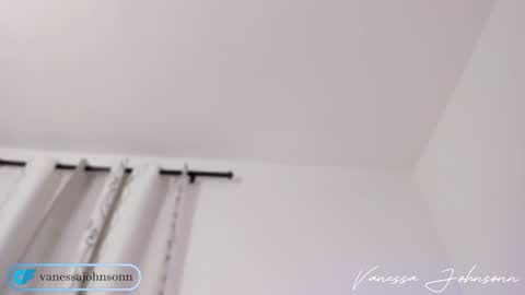 Snapshot of vanessajohnsonn chatting on 12/25/24, 01:31 vanessajohnsonn online show from 12/25/24, 01:31