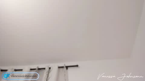 Snapshot of vanessajohnsonn chatting on 01/04/25, 04:12 vanessajohnsonn online show from 01/04/25, 04:12