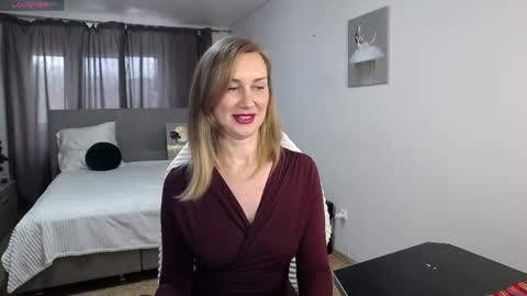 Snapshot of vanessakleiner chatting on 04/28/26, 11:48 Vanessa online show from 04/28/26, 11:48