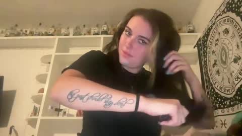 vanessaluvs2play online show from 09/28/25, 11:54