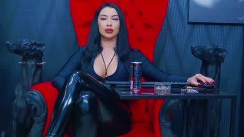 Miss Vanessa online show from 02/04/25, 10:13