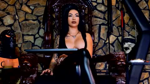 Miss Vanessa online show from 10/15/25, 06:52