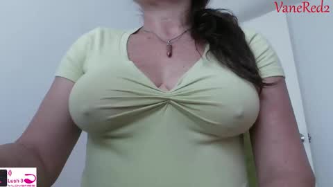 Snapshot of vanessared2 chatting on 02/11/25, 07:59 Vanesared2 online show from 02/11/25, 07:59