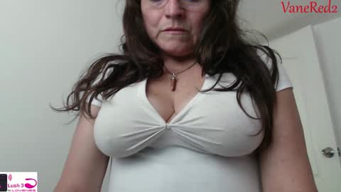 Snapshot of vanessared2 chatting on 02/25/25, 07:47 Vanesared2 online show from 02/25/25, 07:47