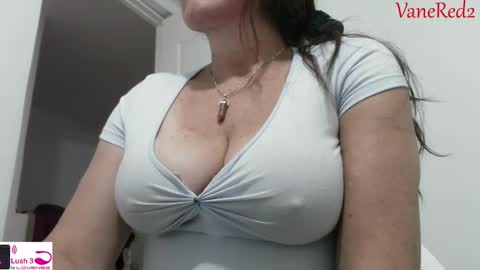 Snapshot of vanessared2 chatting on 03/01/25, 10:21 Vanesared2 online show from 03/01/25, 10:21