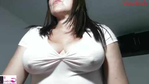 Snapshot of vanessared2 chatting on 10/10/25, 01:04 Vanesared2 online show from 10/10/25, 01:04