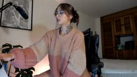 Vanessa online show from 06/15/26, 01:52