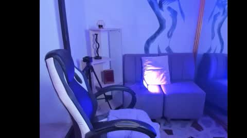 vanessascott_ online show from 02/16/26, 07:48