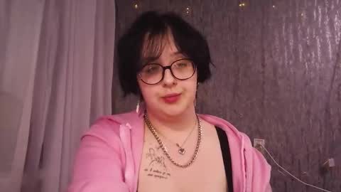 Snapshot of vanessashadow chatting on 03/18/26, 06:44 vanessashadow online show from 03/18/26, 06:44