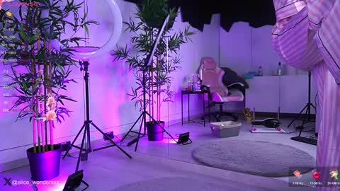 Vanessa Simon online show from 01/19/25, 06:31