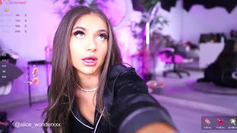 Vanessa Simon online show from 02/02/25, 06:37