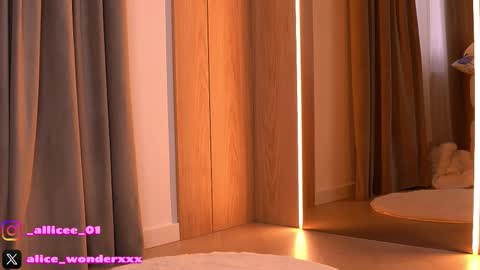 Vanessa Simon online show from 03/29/26, 06:13