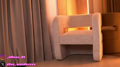 Vanessa Simon online show from 04/03/26, 06:22