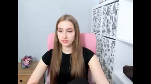 VanessaTrue online show from 04/23/26, 09:41