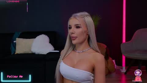 Snapshot of vanessavanne chatting on 07/12/26, 11:56 Vanessa online show from 07/12/26, 11:56