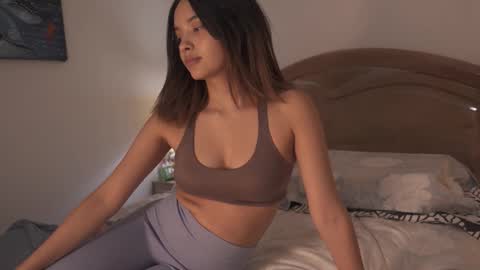 Snapshot of vanesse_ chatting on 09/26/25, 12:47 Irina online show from 09/26/25, 12:47