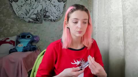 Snapshot of vanilla_arya chatting on 01/20/25, 09:24 Adelina online show from 01/20/25, 09:24