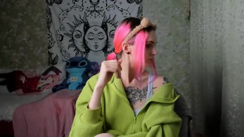 Snapshot of vanilla_arya chatting on 03/06/25, 12:30 Adelina online show from 03/06/25, 12:30