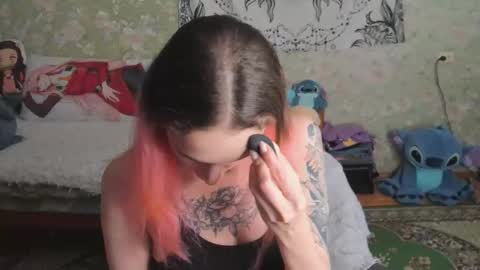 Snapshot of vanilla_arya chatting on 10/23/25, 10:03 Adelina online show from 10/23/25, 10:03