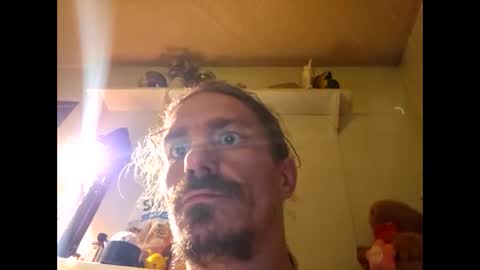 Snapshot of vanilla_thunder420 chatting on 12/17/25, 09:37 Britneywhitney online show from 12/17/25, 09:37