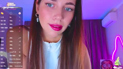 Snapshot of vanilla_tori chatting on 12/18/24, 02:10 Elika online show from 12/18/24, 02:10