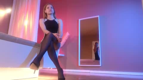 Laura online show from 01/18/26, 05:17