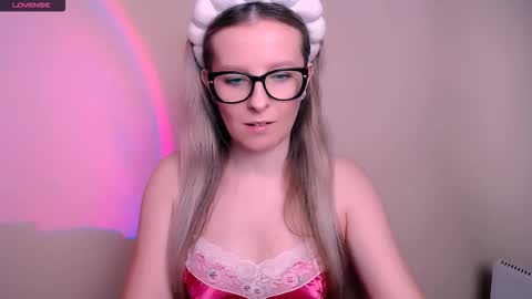 Mia online show from 02/14/26, 07:49